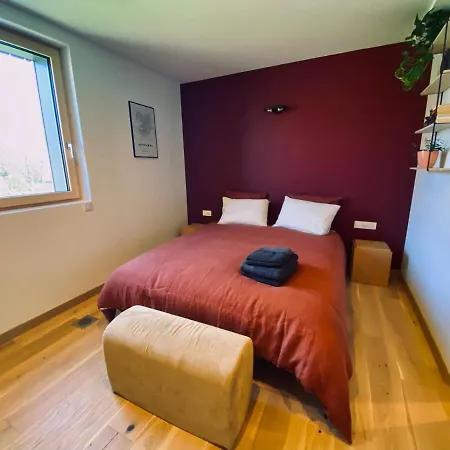 Izba Bed and breakfast